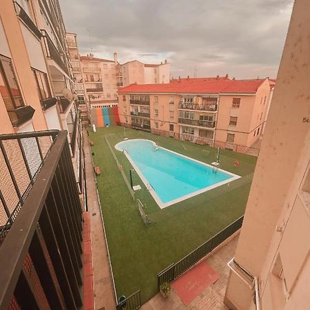 Vut Avila Centro Ciudad Bagian luar foto